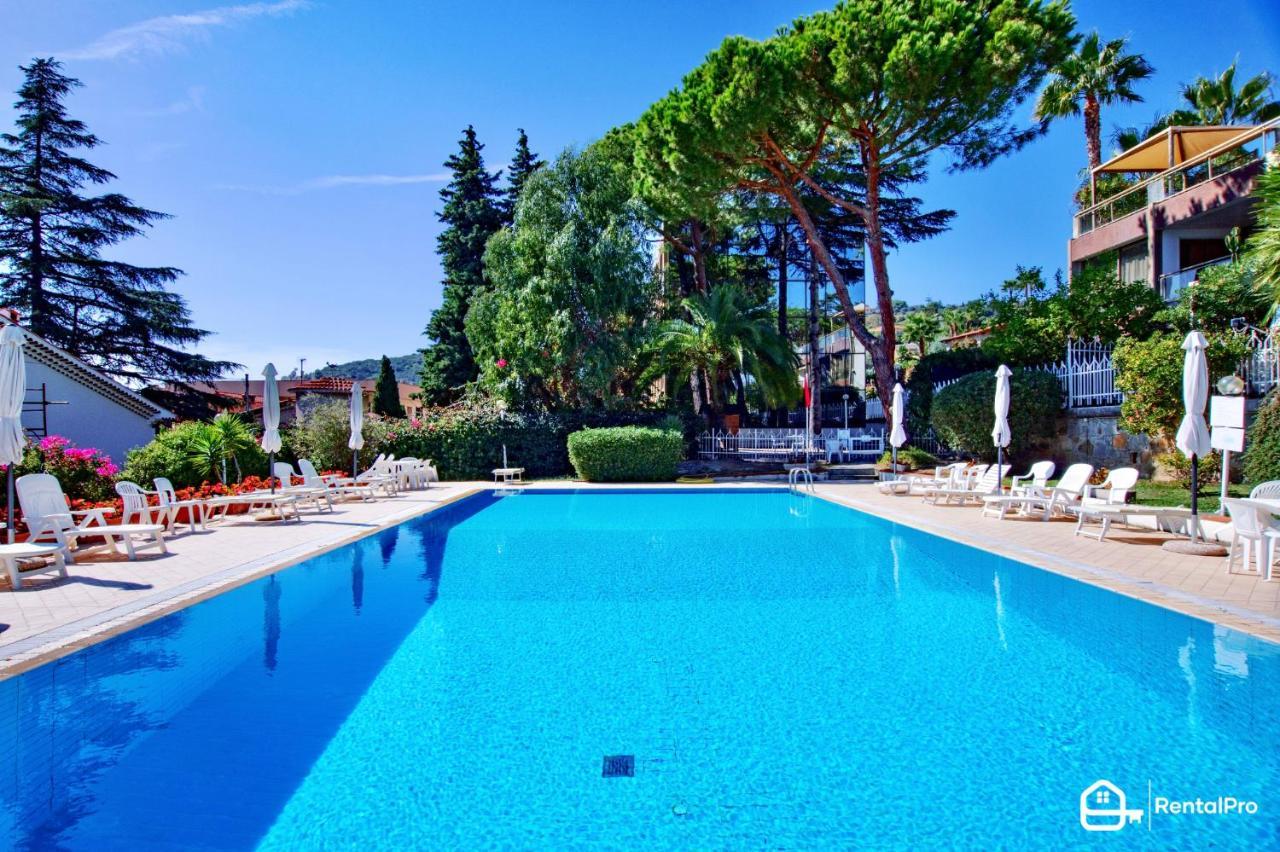 Appartamento Free Parking-Sea View, With Pool & Garden Sanremo Esterno foto