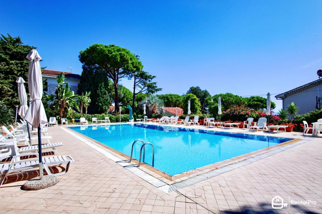 Appartamento Free Parking-Sea View, With Pool & Garden Sanremo Esterno foto